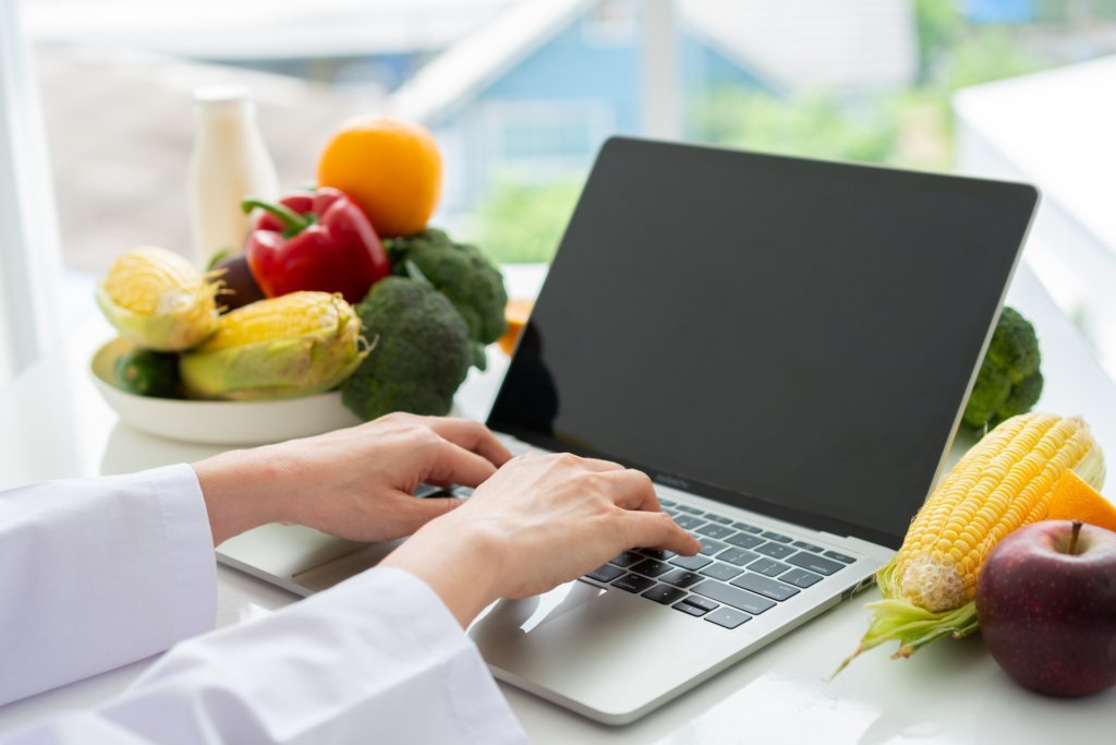 Voeding en Laptop 1 - - Nieuwsbrief november 2022